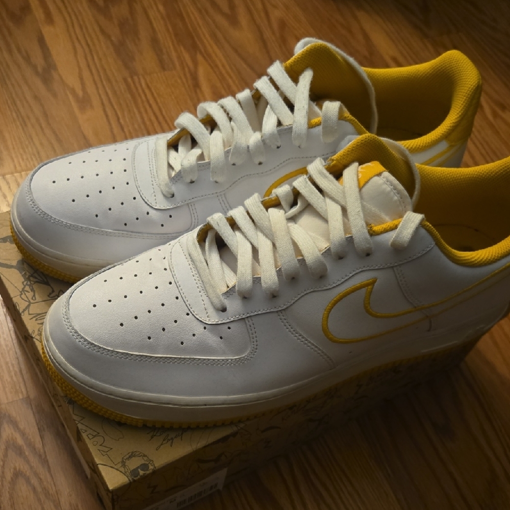 Nike White and Yellow Sneakers